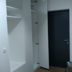 Předsíňová vestavěná skříň